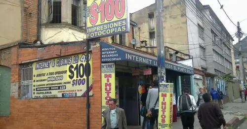INTERNET & CABINAS LA 40 INTERNET & CABINAS LA 40